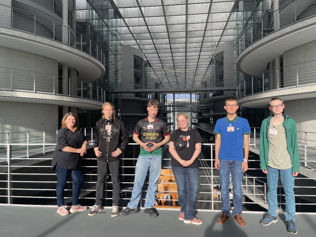 Schüler*innen im Bundestag